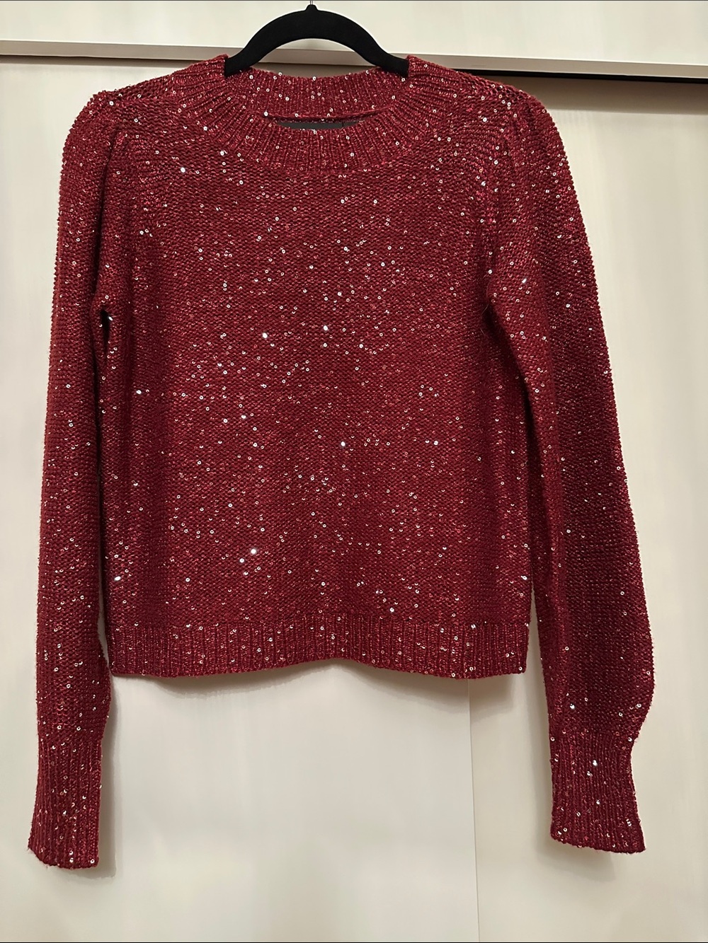 Vero Moda wine 🍷 Red Sequin Crewneck Sweater